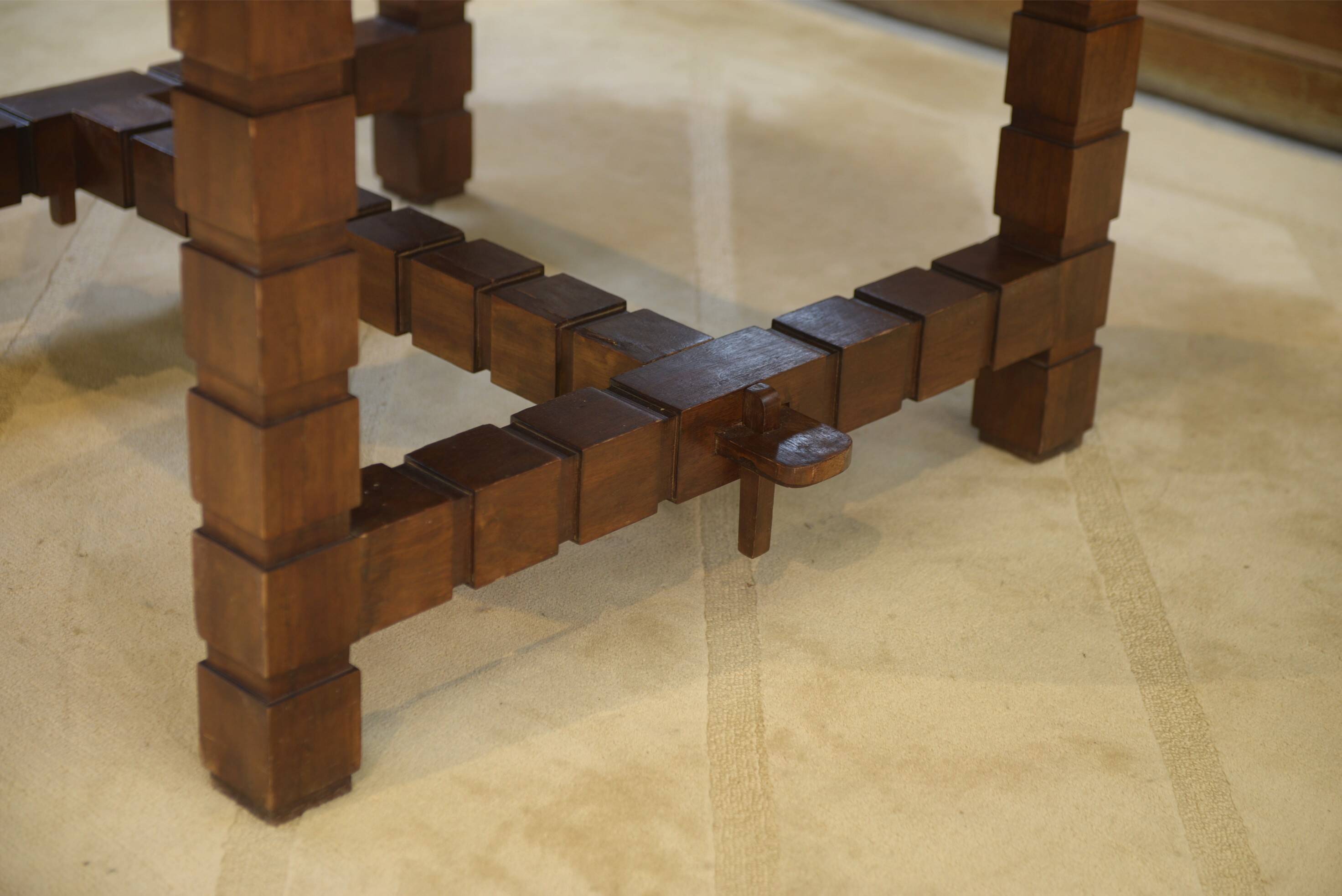 Table en palissandre et bois pétrifié 1960’s