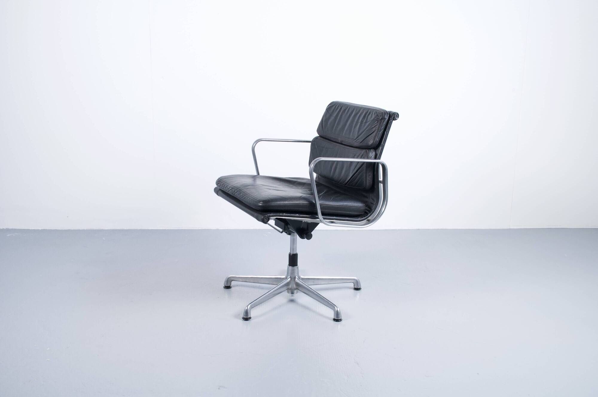 SOFT PAD CHAIR EA 217 EAMES BLACK LEATHER HERMAN MILLER PUBLISHED BY ICF 1970s