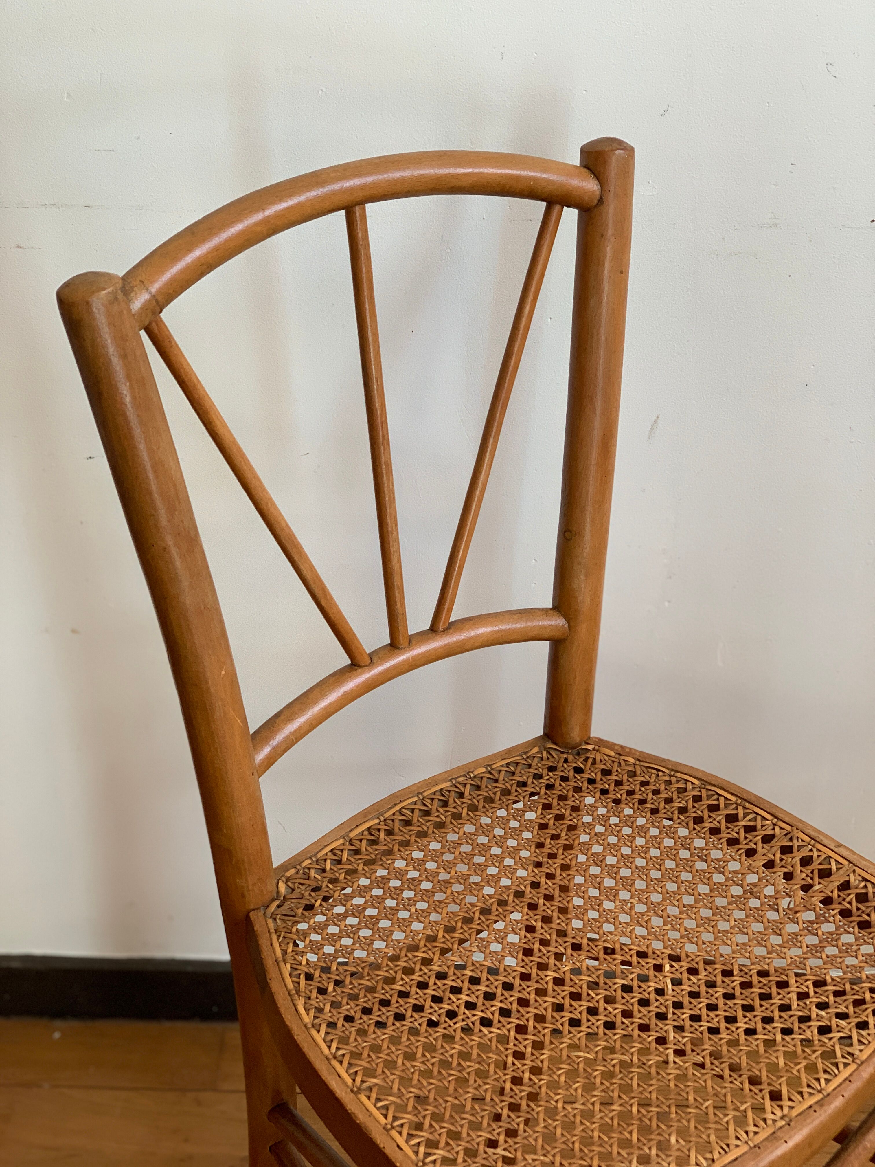 Canned chair