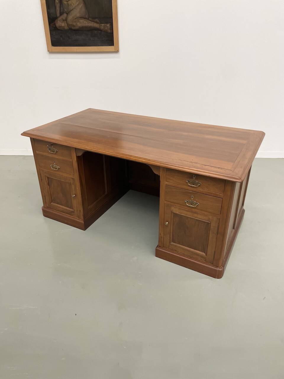 Comptoir ou bureau en noyer années 50