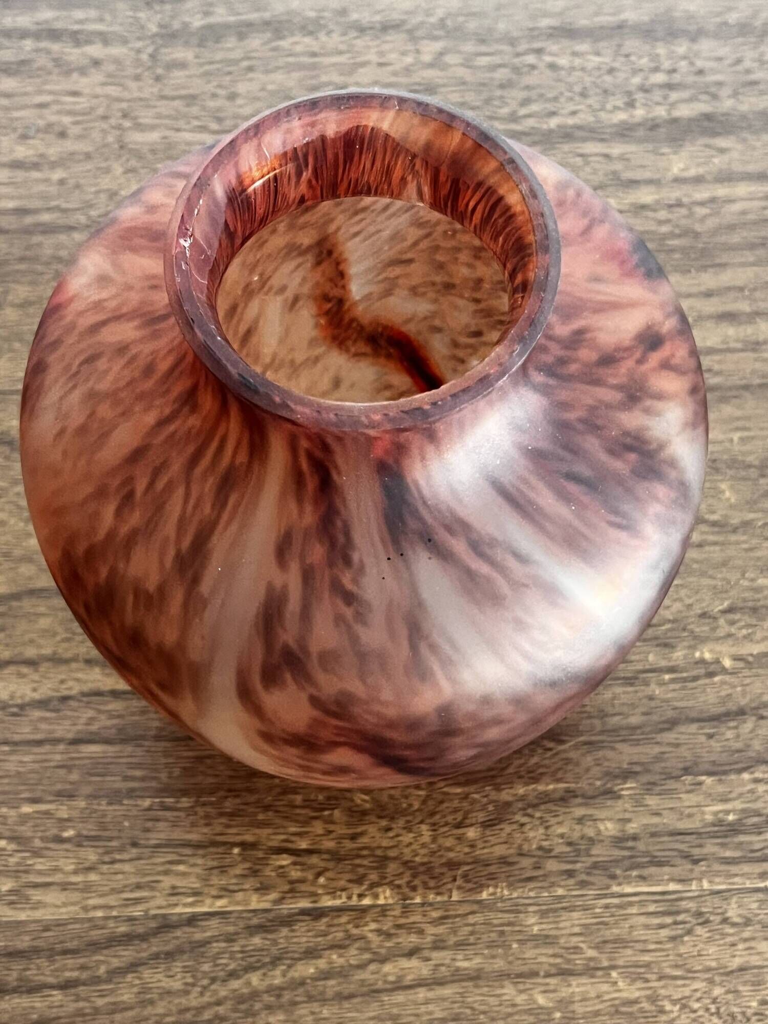 Vase en verre ambré