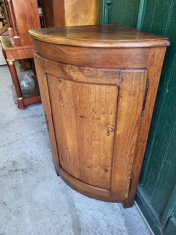 Beautiful 1 door corner in oak from the 19th century