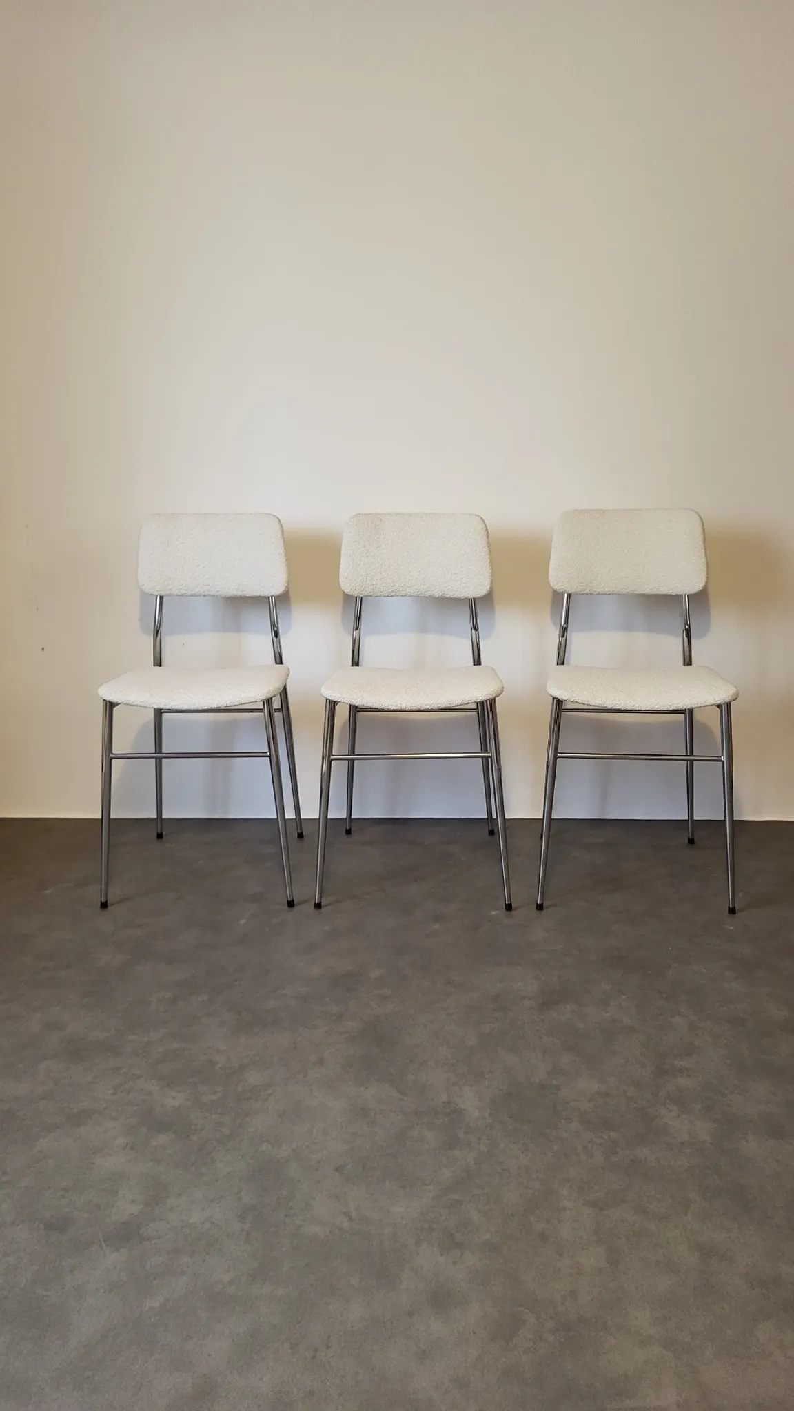 3 chaises formica bouclettes blanches