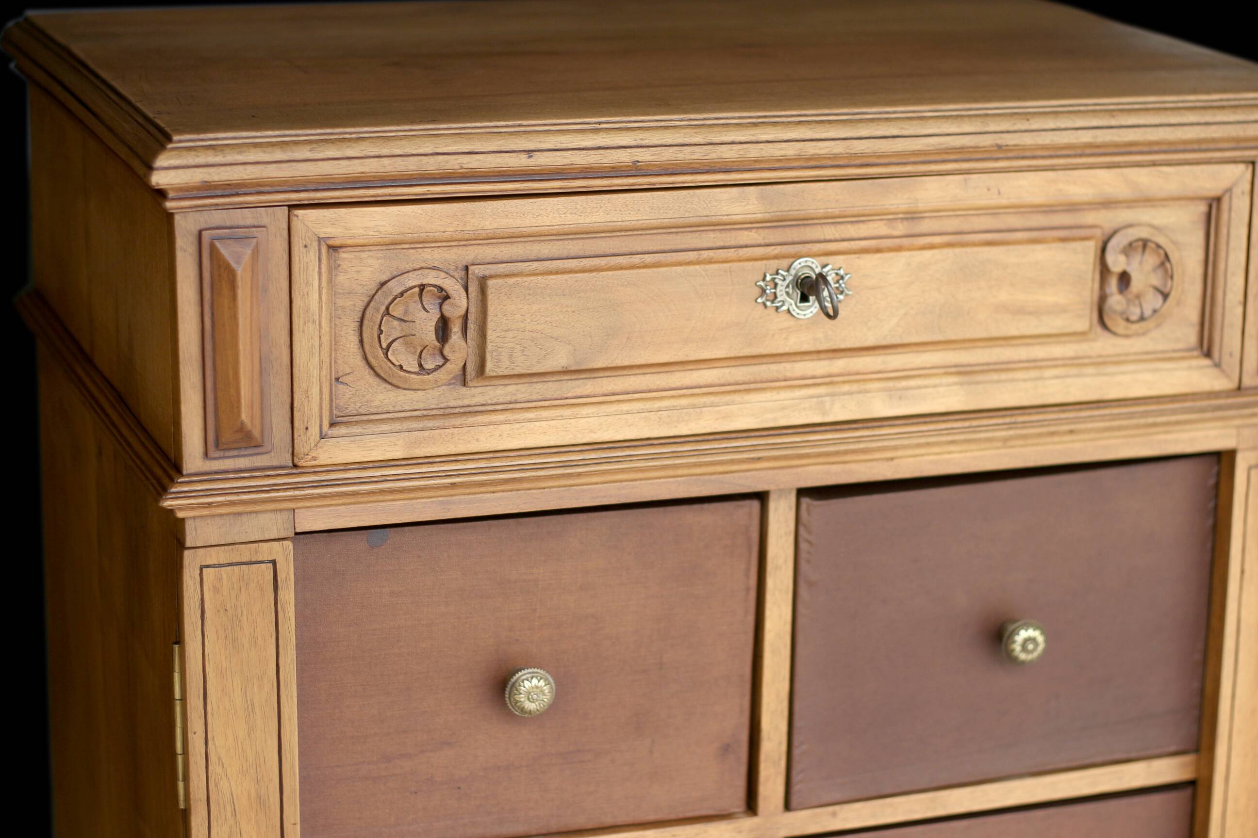 Magnificent notary's cabinet in walnut (late 19th century).