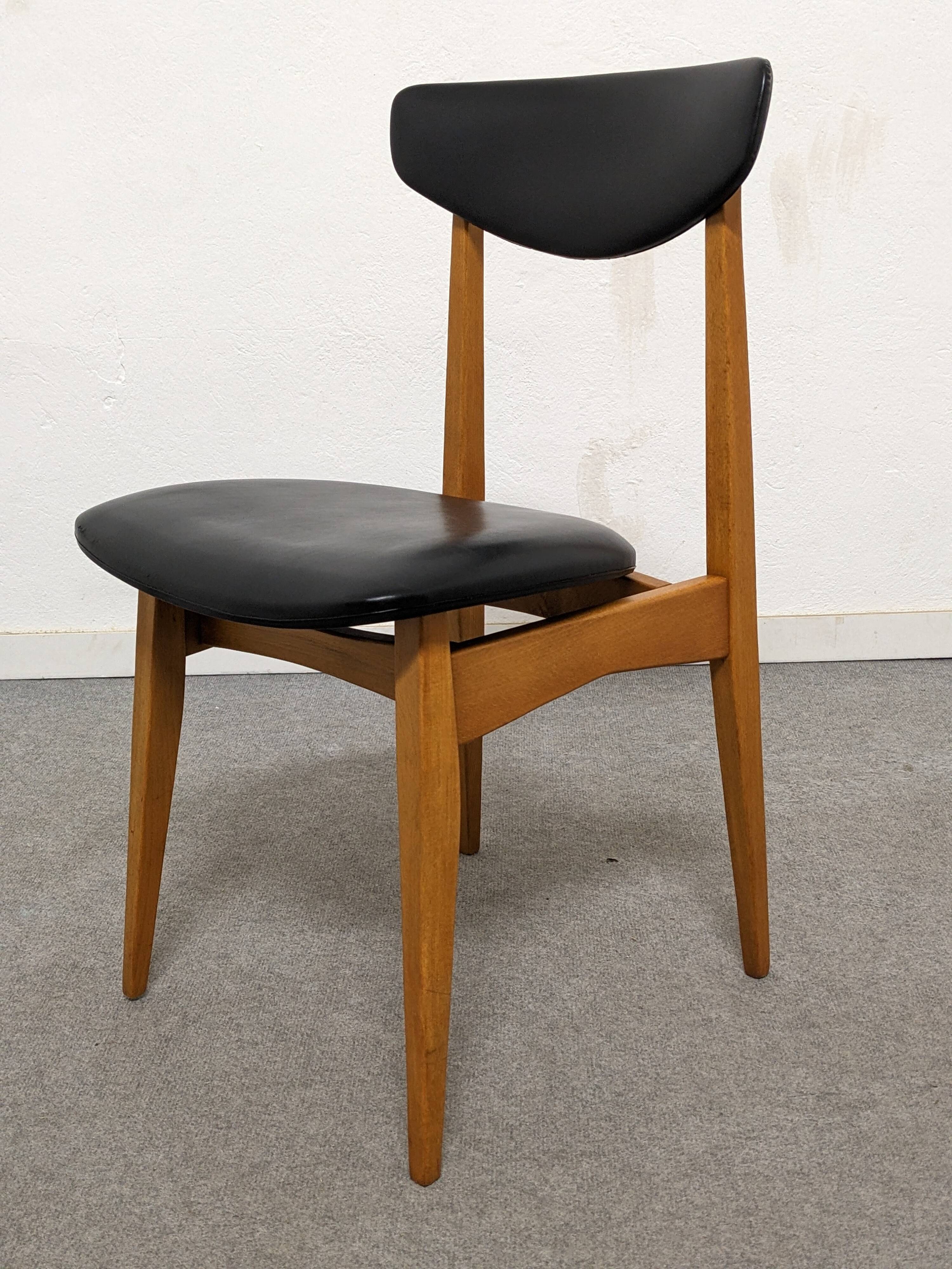 Series of 4 vintage chairs from the 50s/60s