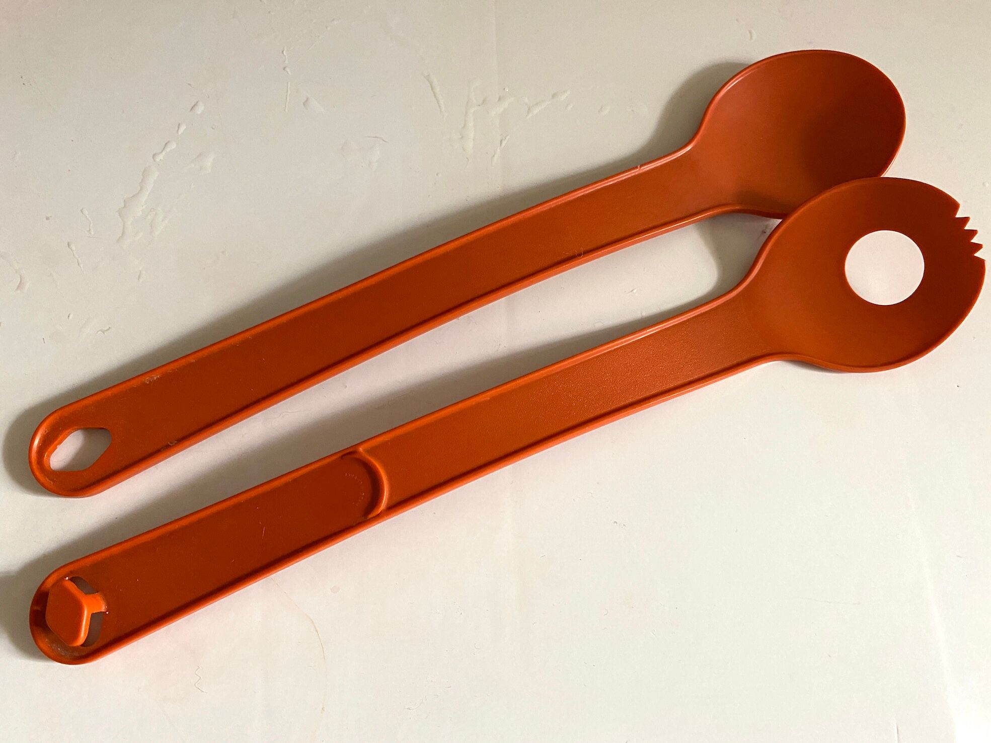 Cutlery or salad clips Tupperware vintage orange 70s