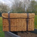 Retro wicker trunk 💐