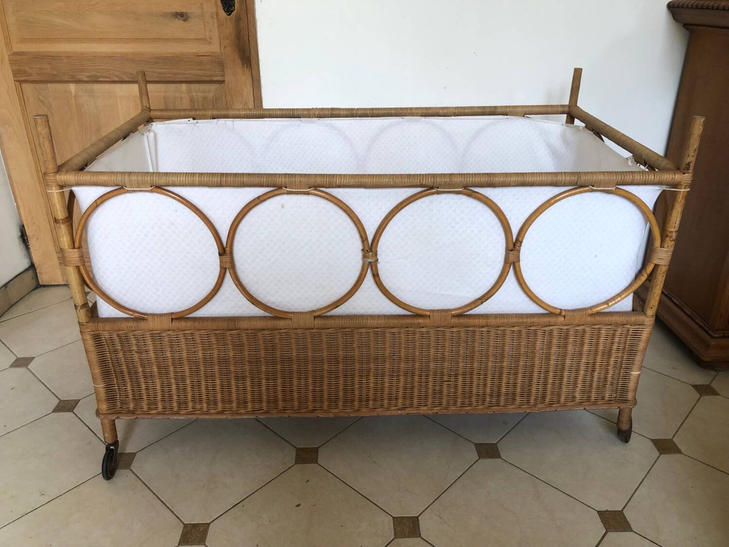 Vintage rattan baby bed