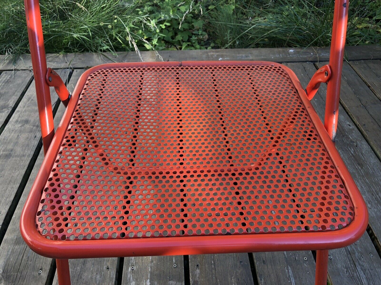 VINTAGE 70S FOLDING CHAIR, RED METAL, PERFORATED TOLE, POP