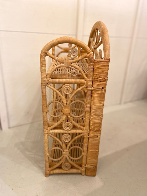 Peacock rattan folding shelf