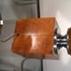 Pied de lampe moderniste Philippe Barbier en bois et métal chromé XX ème