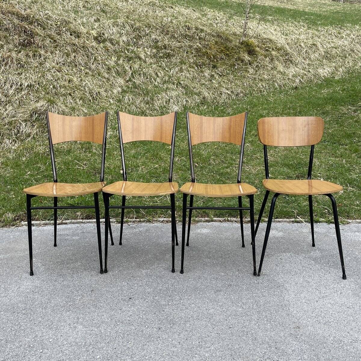 Italian dining table and 4 chairs by Salvarani, 1950s, set of 5.