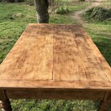 Farm table