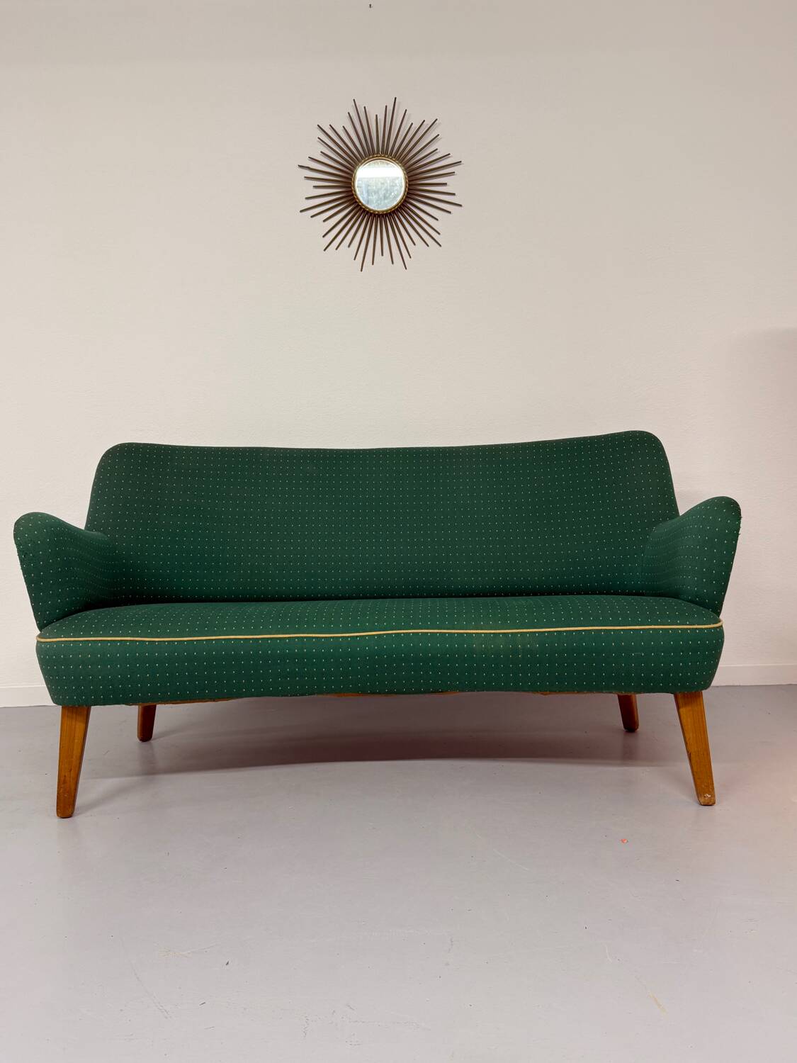 Ancien canapé haricot cocktail vert vintage design des années 50