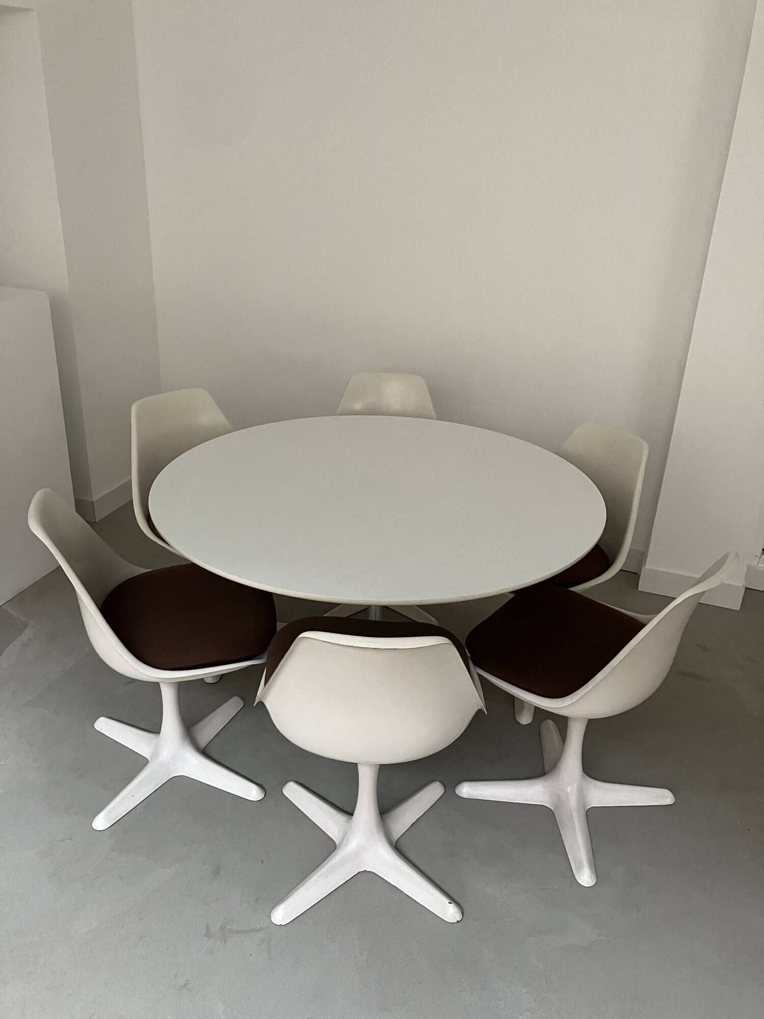 Arkana dining table + 6 chairs Roche Bobois