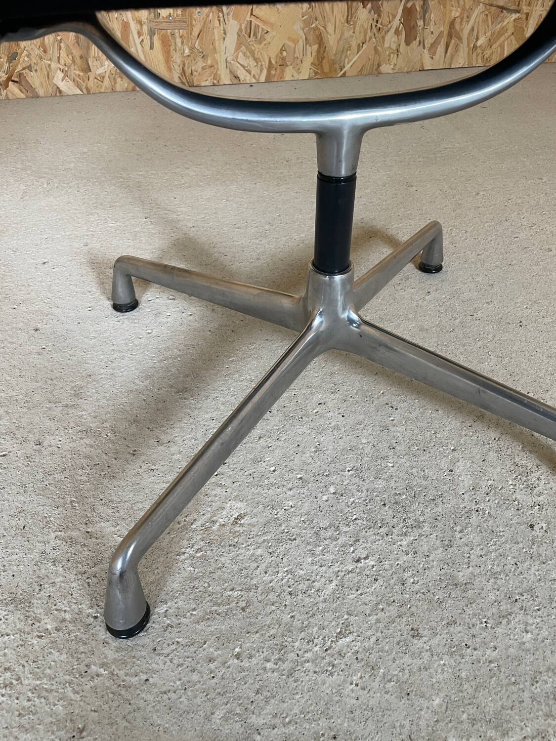 Eames EA 108 Office Chair