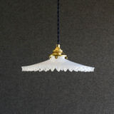 Suspension in white opaline crenellated edges with new cable and new brass socket