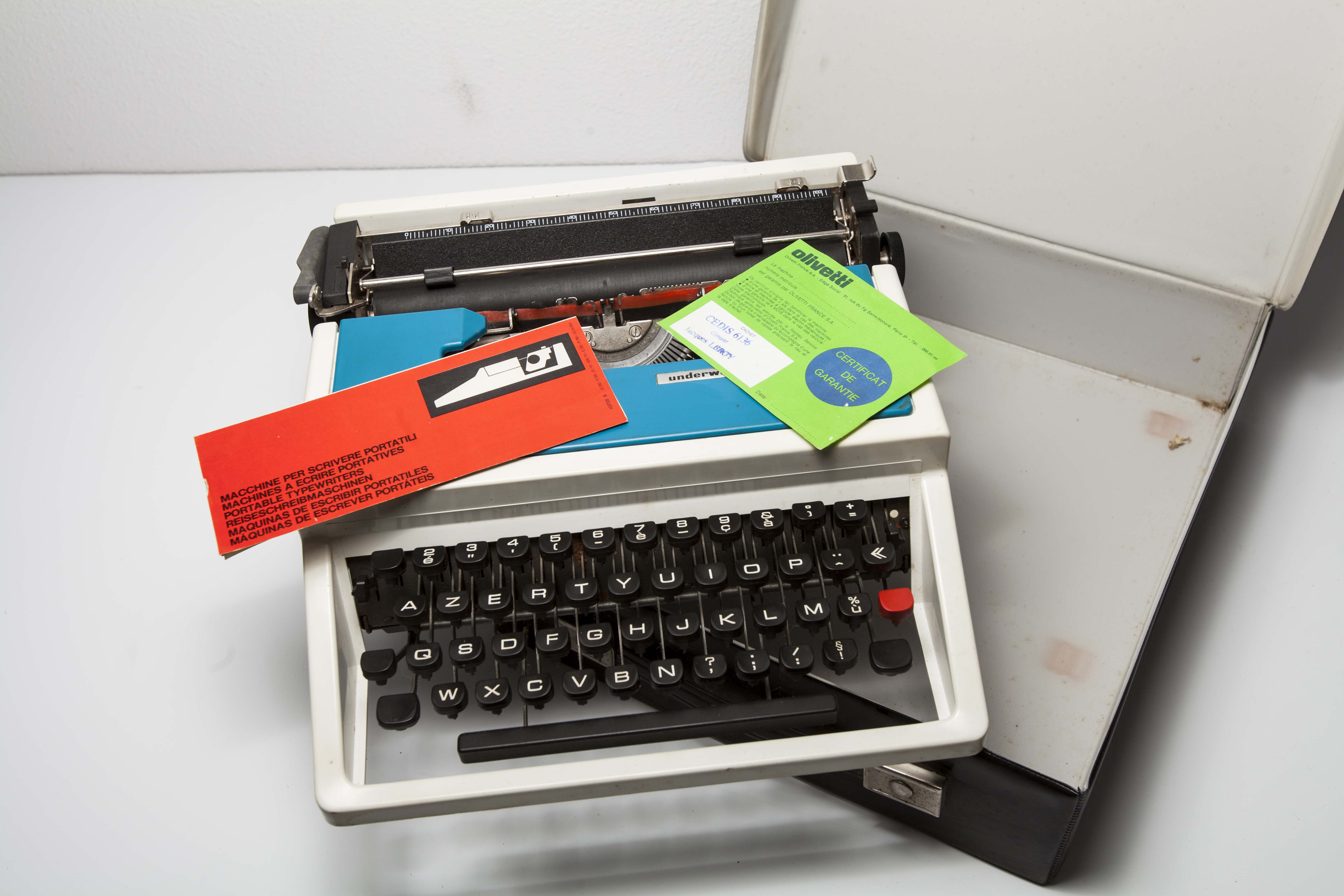 Underwood 315 blue and black laptop