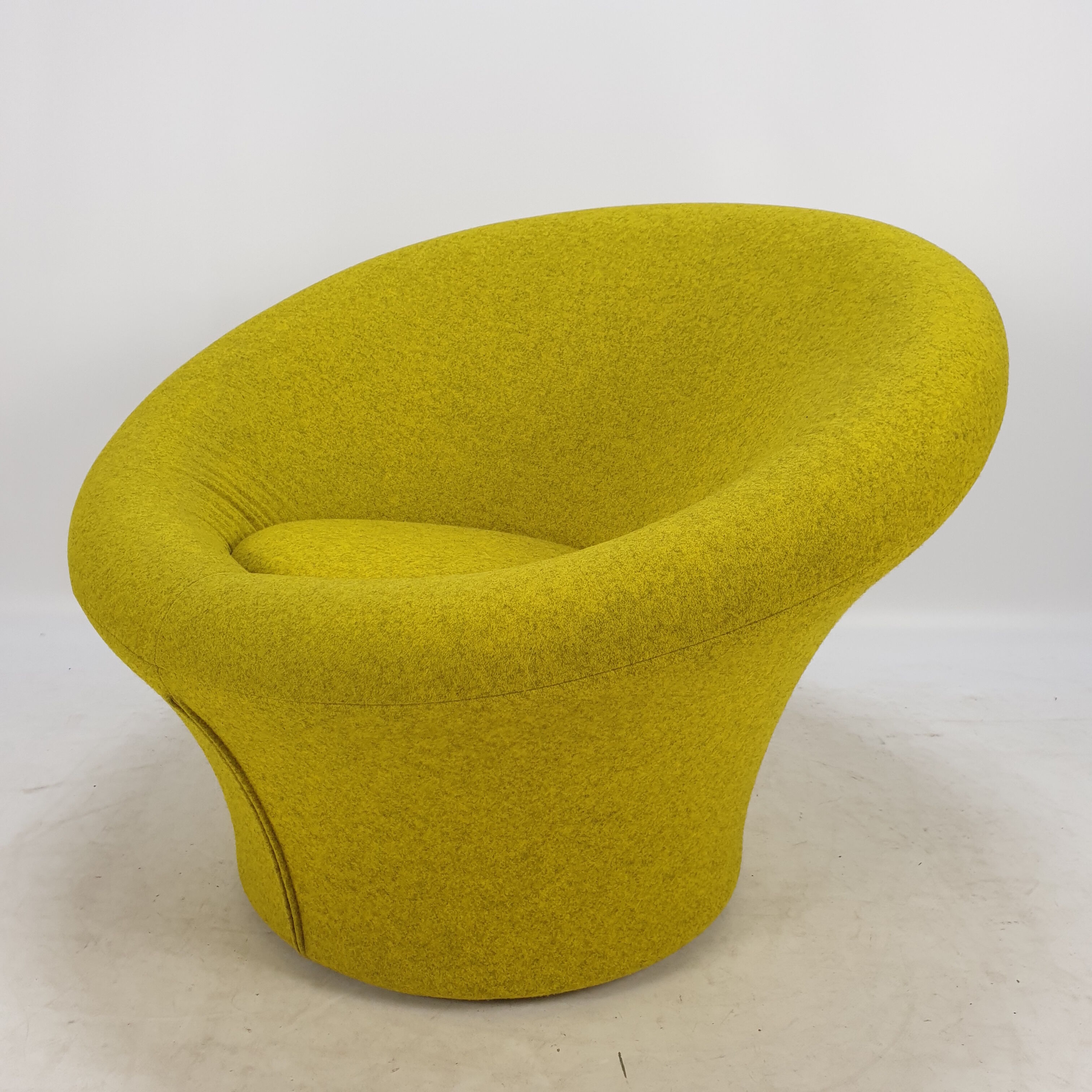 Mushroom armchair by Pierre Paulin for Artifort