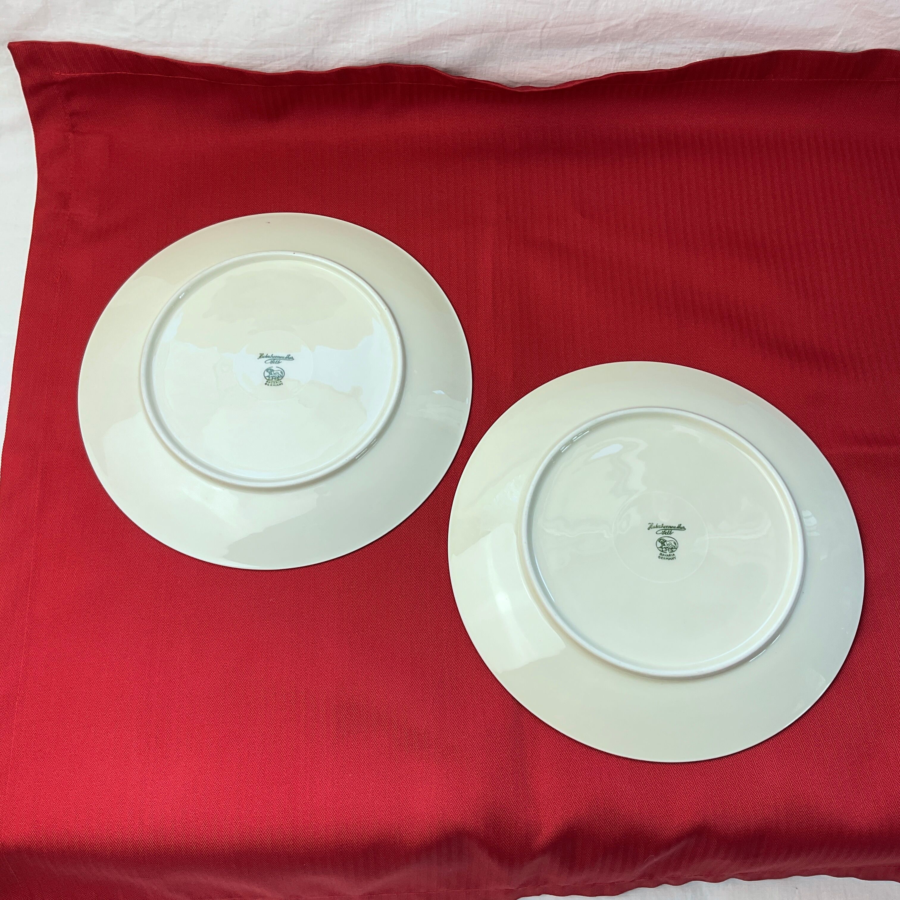 Lot 2 plates hutschenreuther selb bavaria