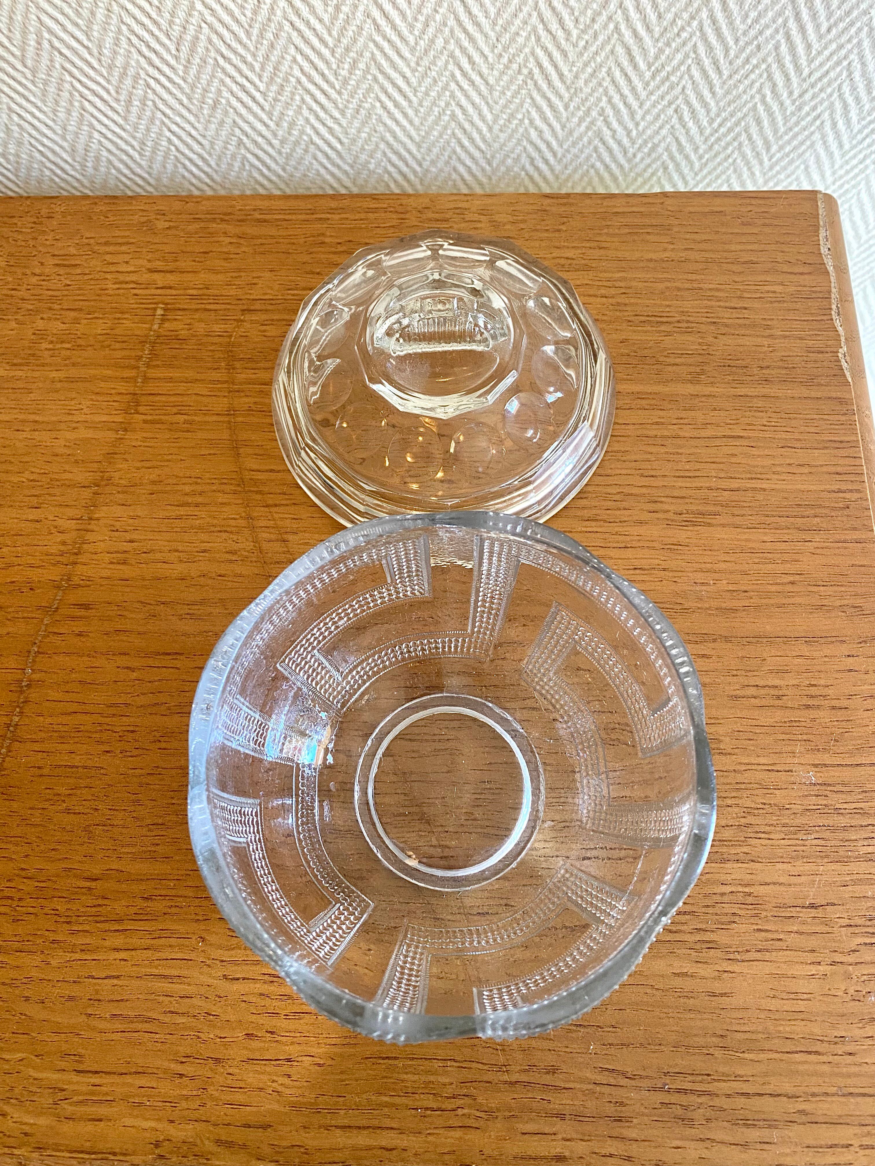 Bonbonnière sucrier art déco en verre de portieux