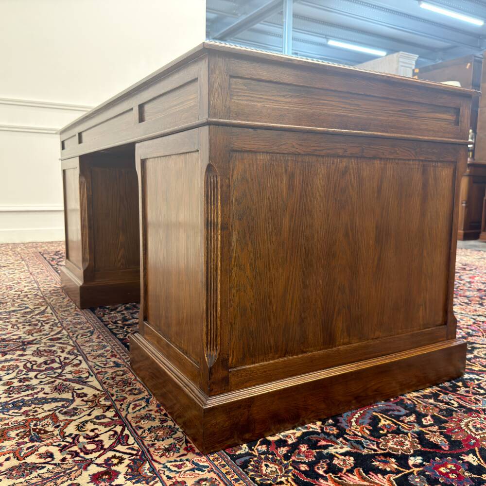 English Classic Eichholtz Desk