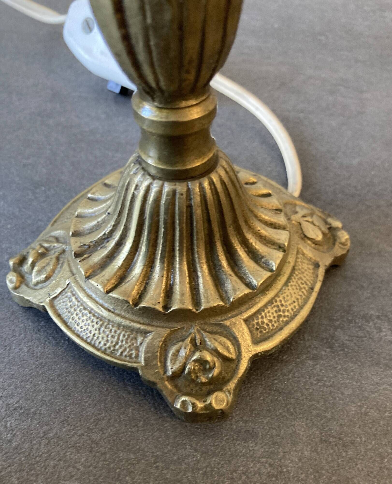 Vintage brass table lamp – 1950s – Rococo style base