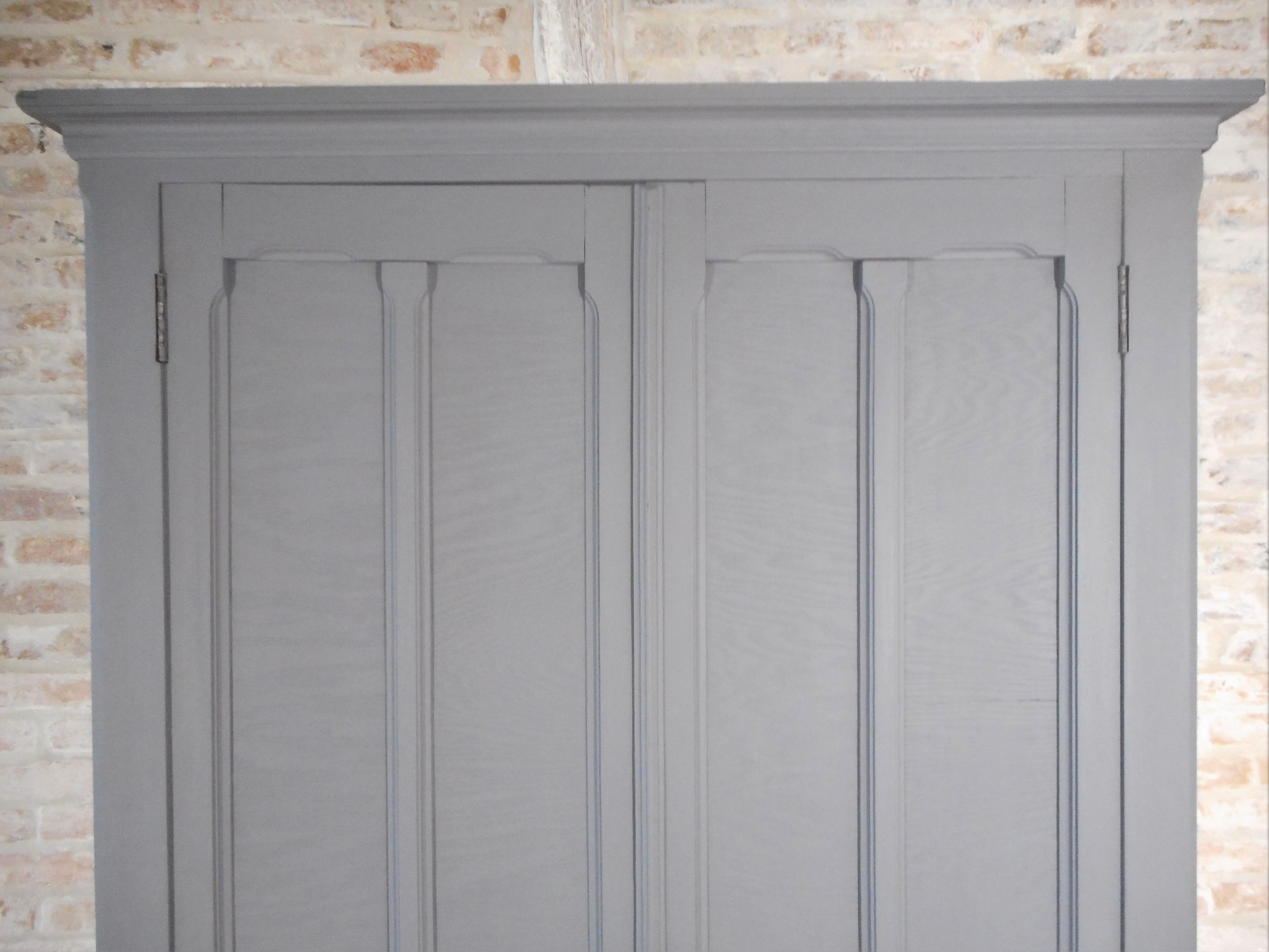 Armoire parisienne