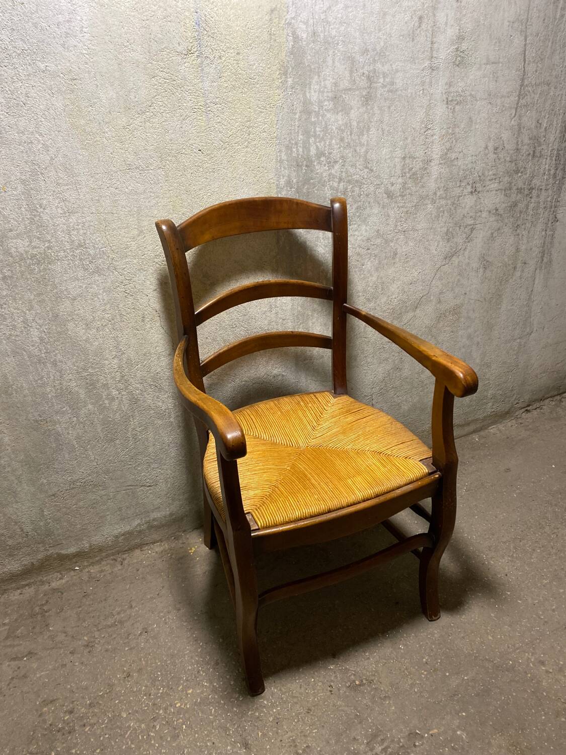 Straw country armchair