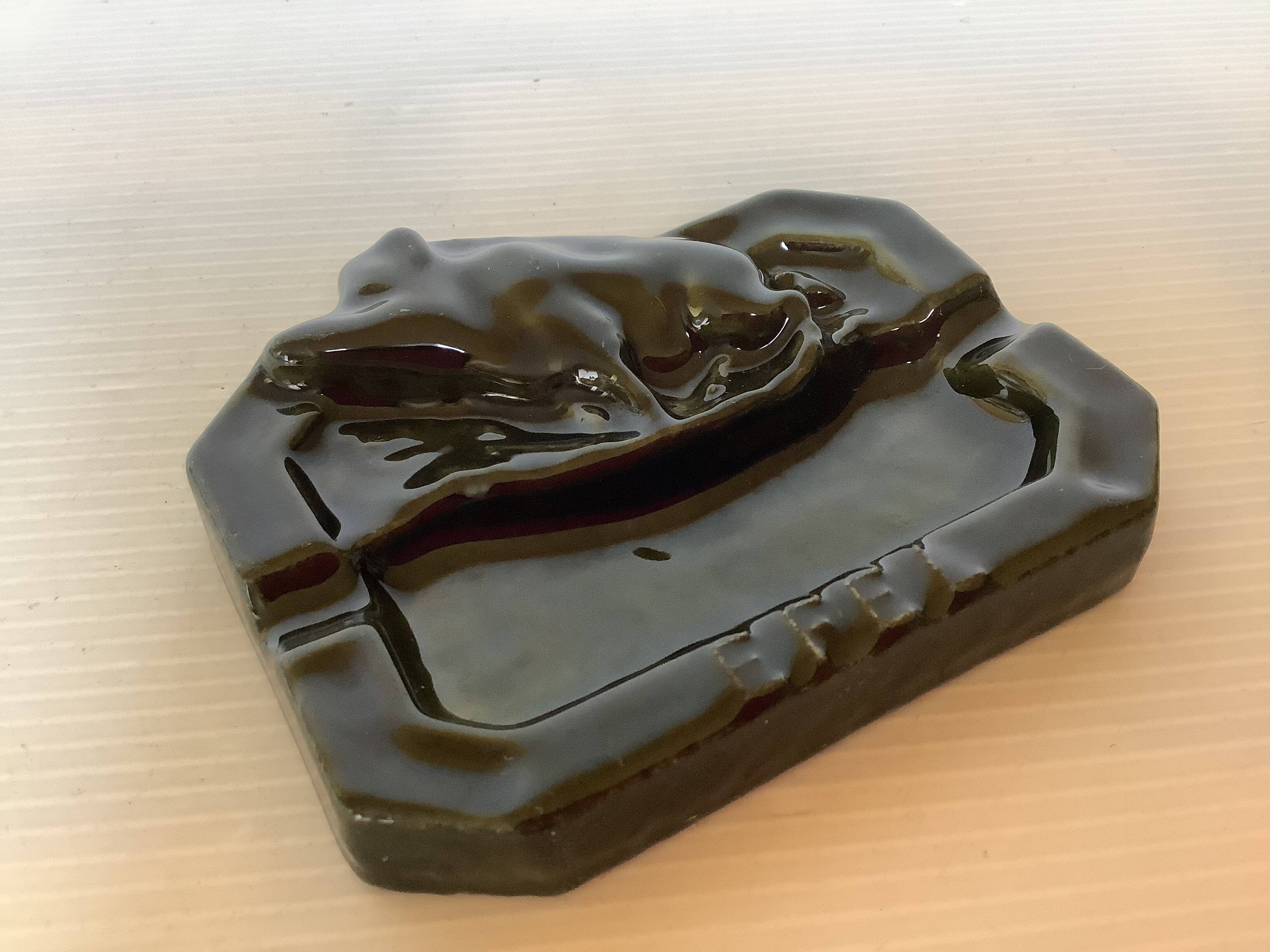 Old cast iron boar ashtray efel