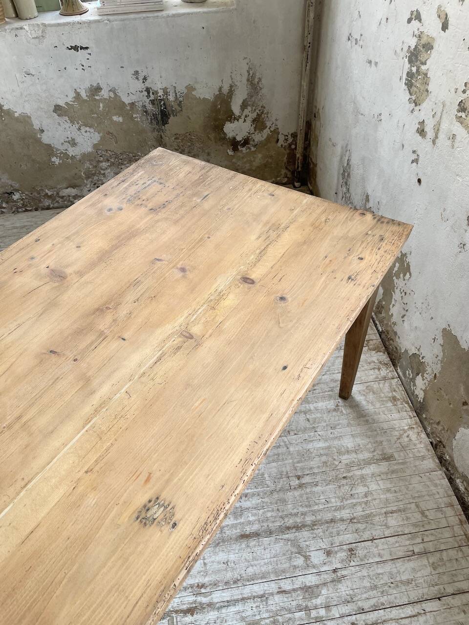 Farmhouse table with spindle legs in oak and pine, 2.5m