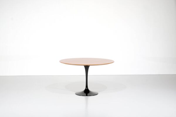 Table '' Tulip '' en bois par Eero Saarinen pour Knoll Studio, USA 1958