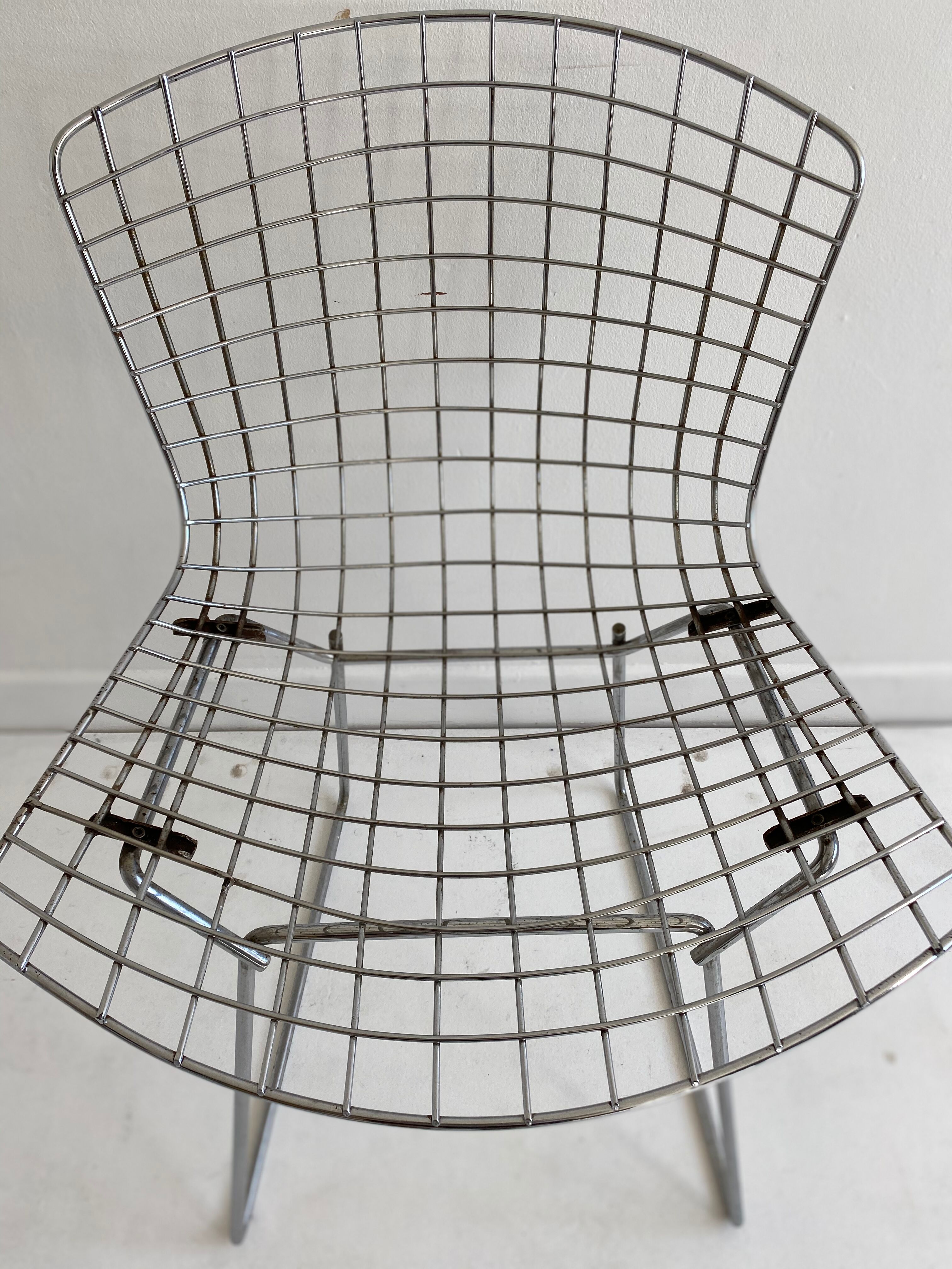 Lot de 4 chaises chromées par Bertoia pour Knoll, vers 1960