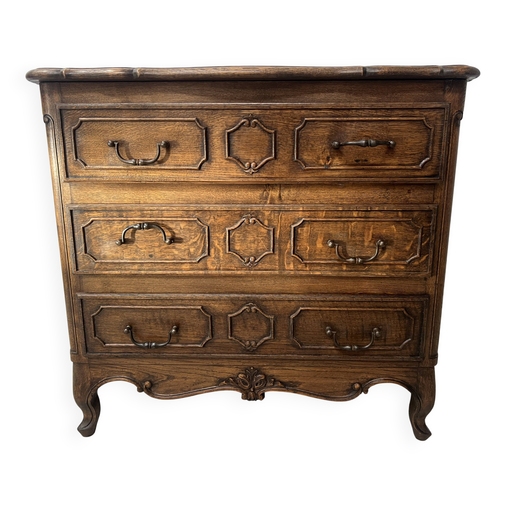 Commode de style Régence en chene sculpté XX siècle
