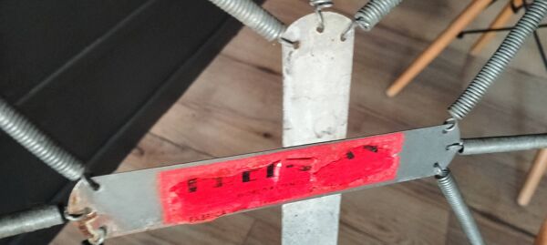 Fauteuil free span dans le goût de pierre guariche