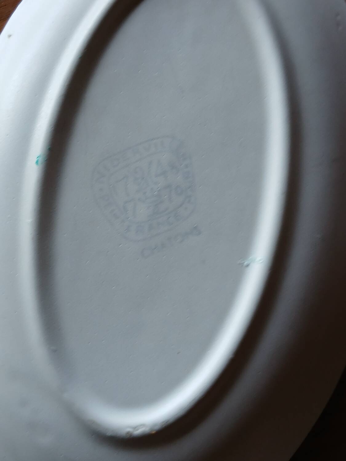 Pair of Niderviller kitten-patterned bowls