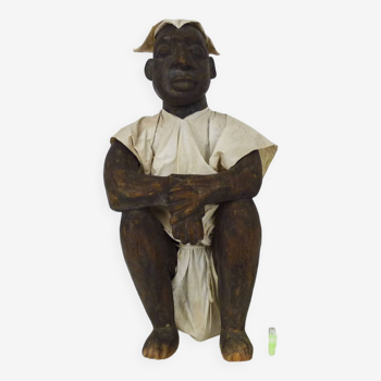 Très grande statue africaine Dogon du Mali, homme assis habillé. Première moitié du XXème