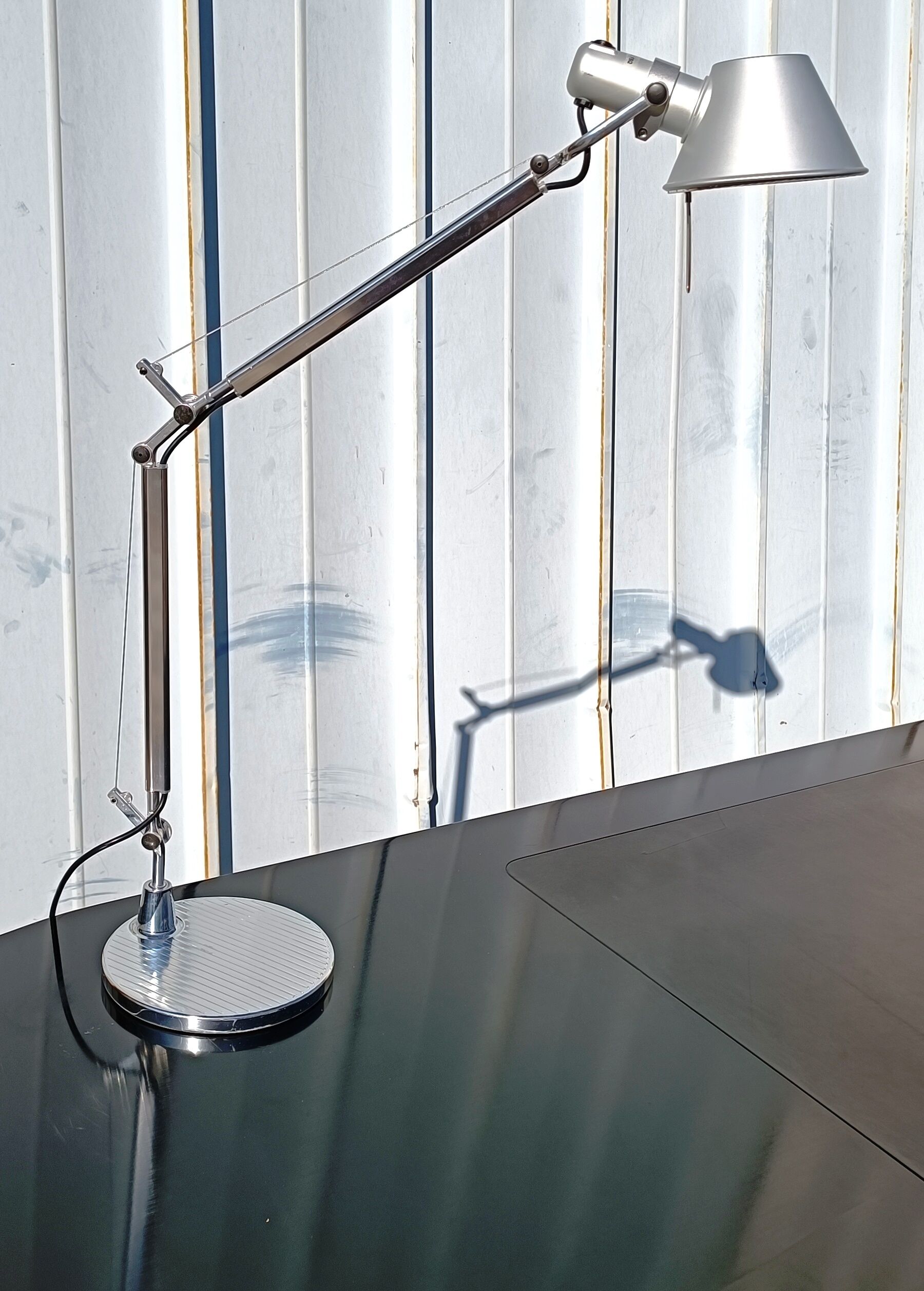 Toloméo mini desk lamp, Artemide