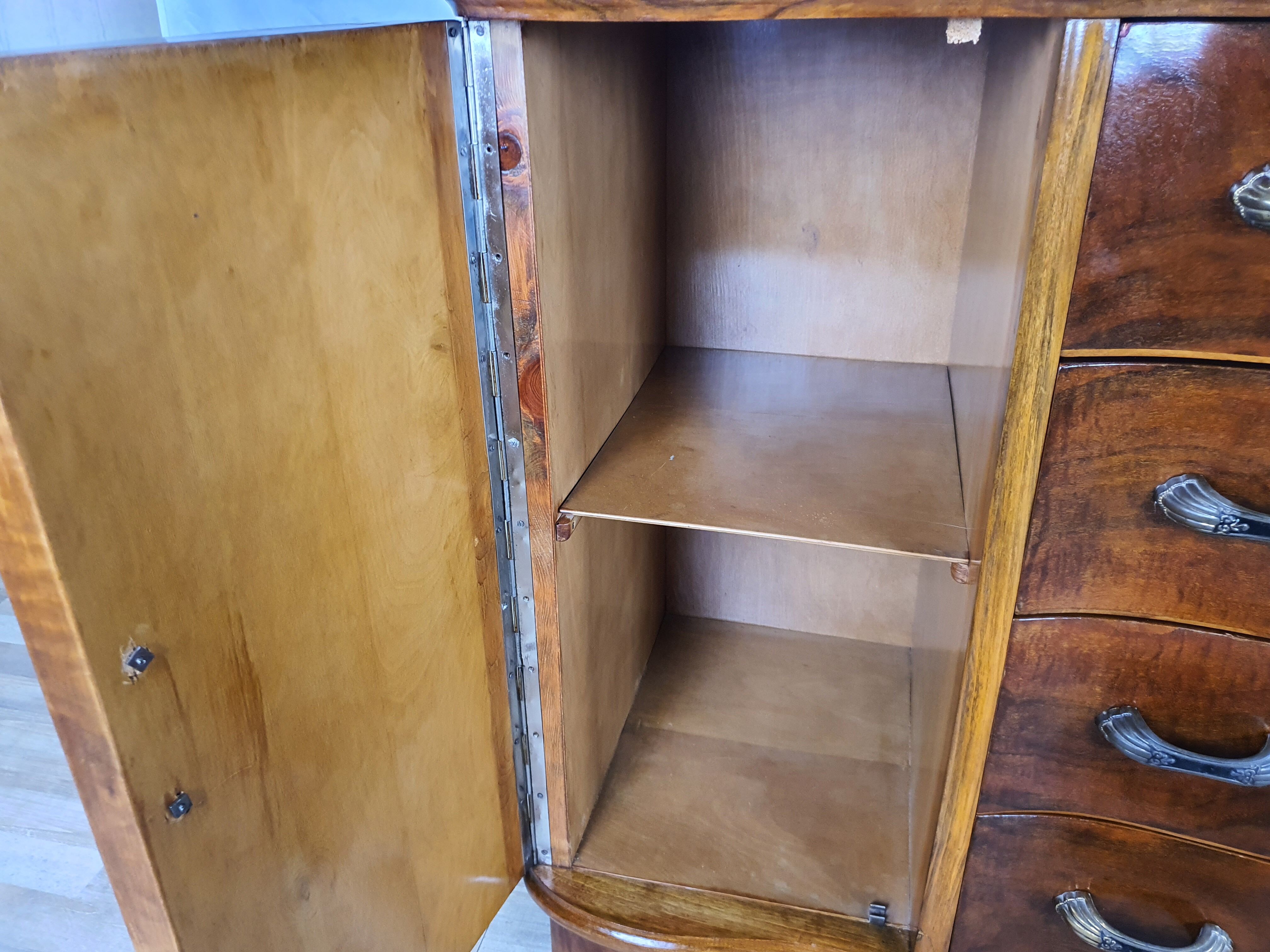 Art Decò Sideboard in Walnut