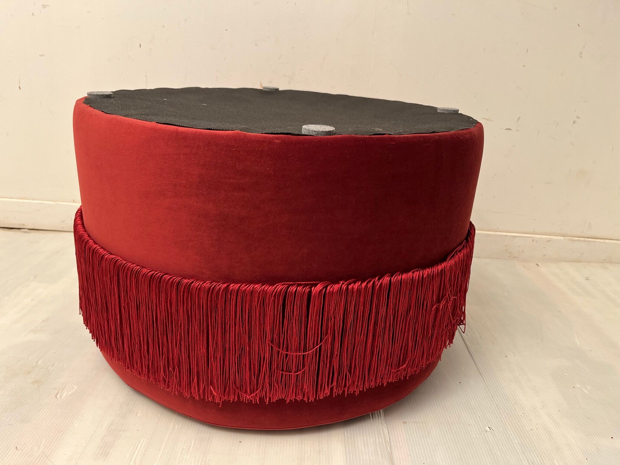Red/burgundy velvet pouf