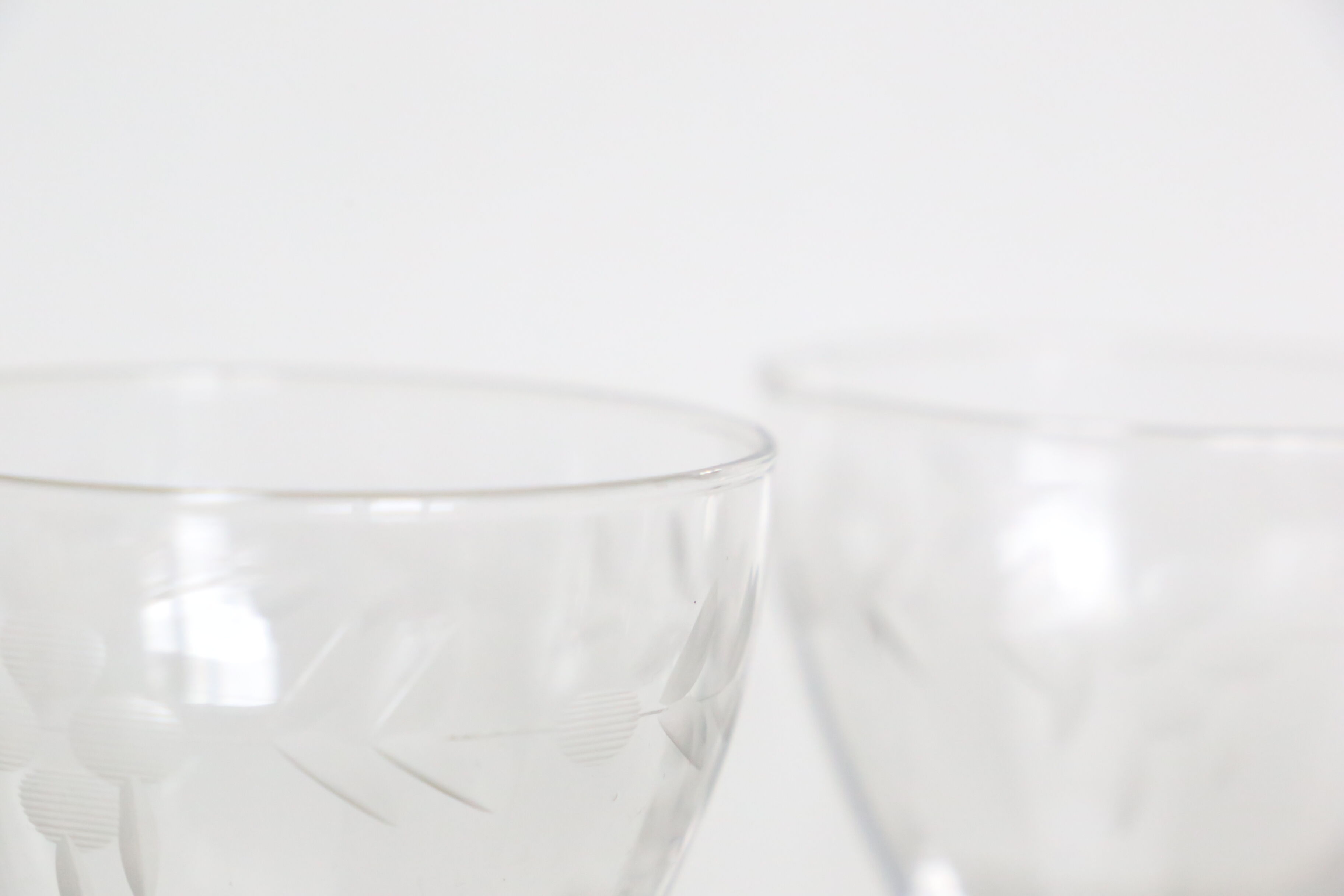 Set of 6 chiselled glass wine glasses, 1930
