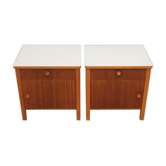 Paire de tables de chevets des années 1950 en noyer et formica