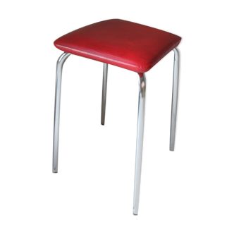 red stool in skai