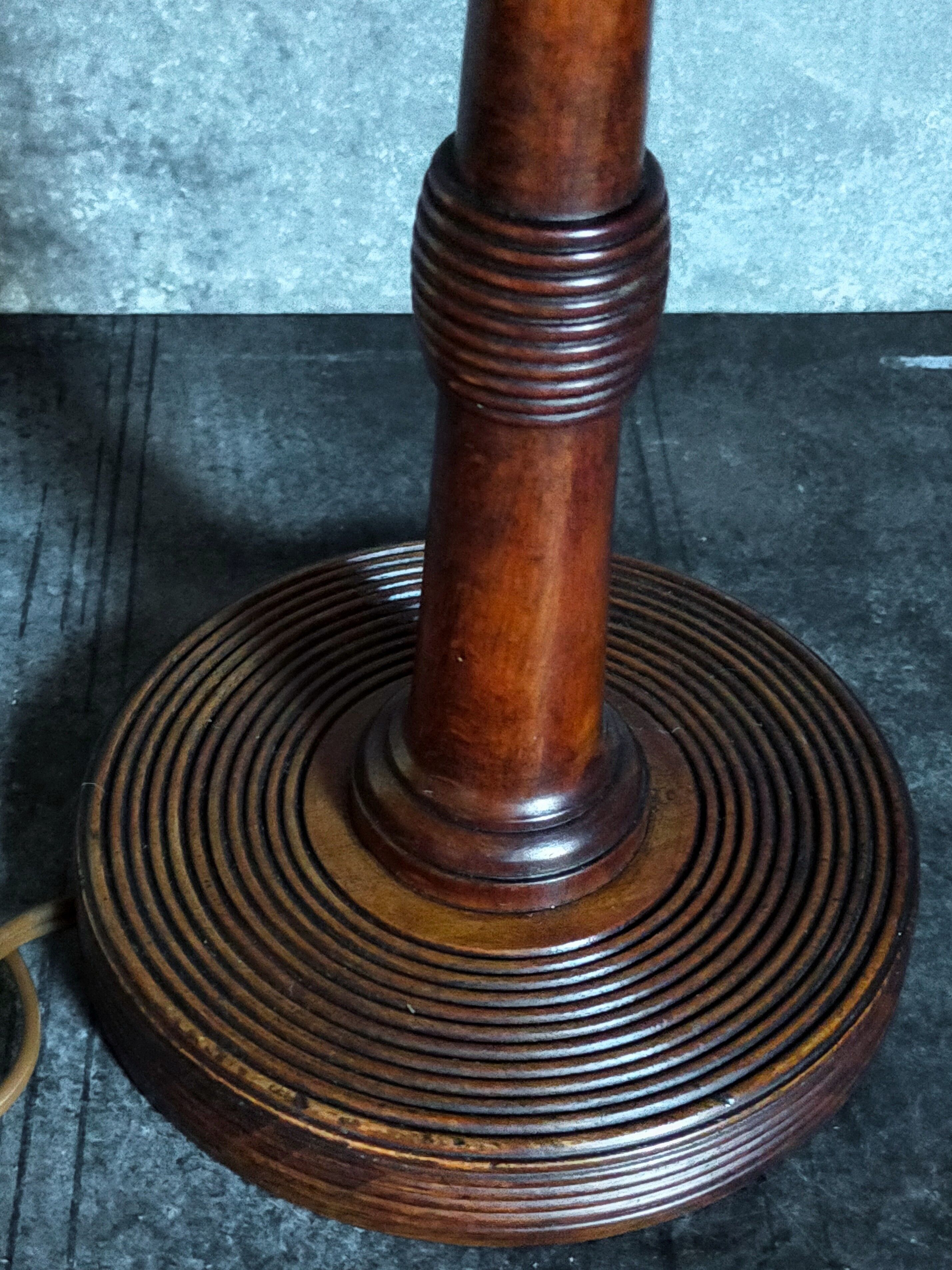 Art-deco lamp foot in solid wood turned 40s