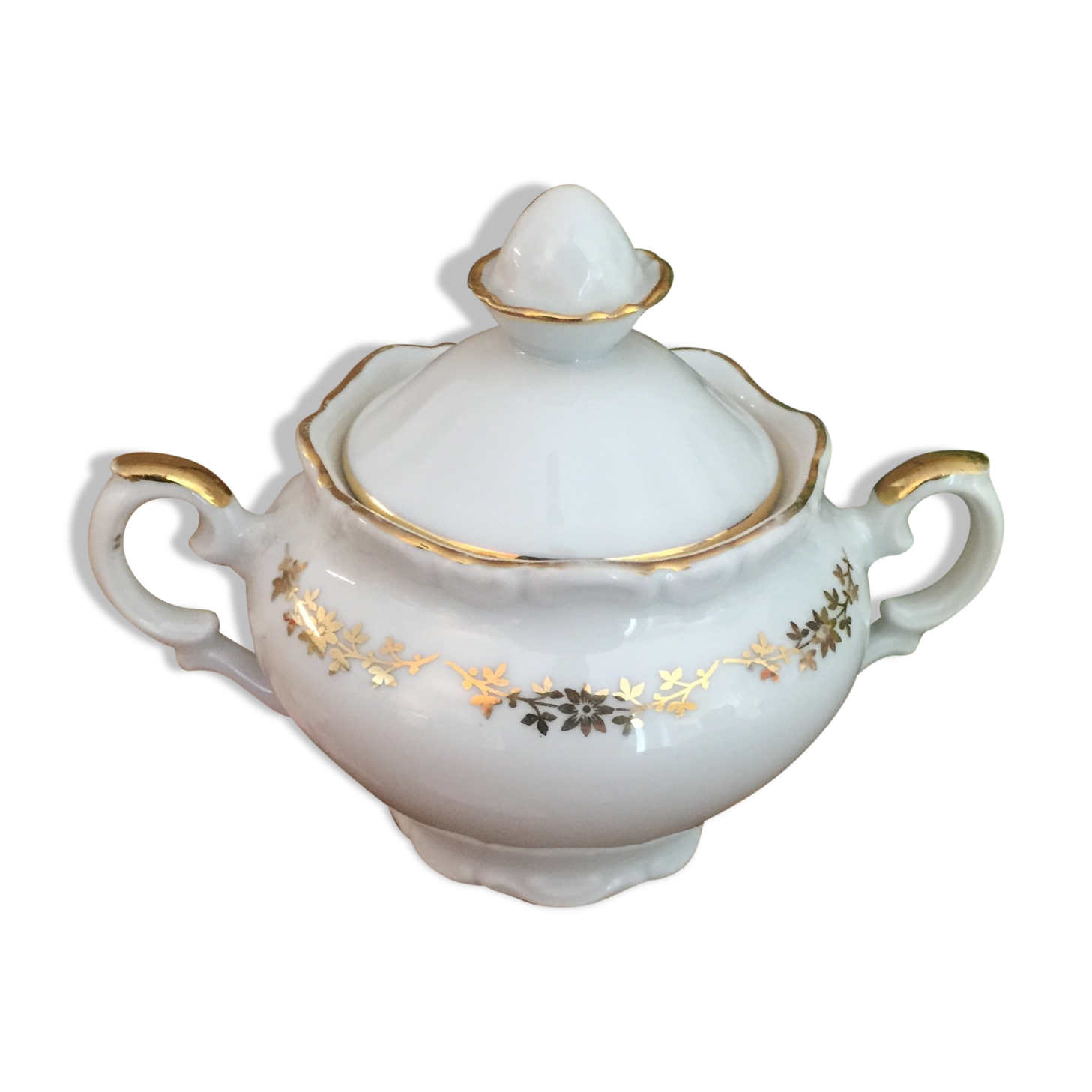 White and gilded porcelain sugar bowl