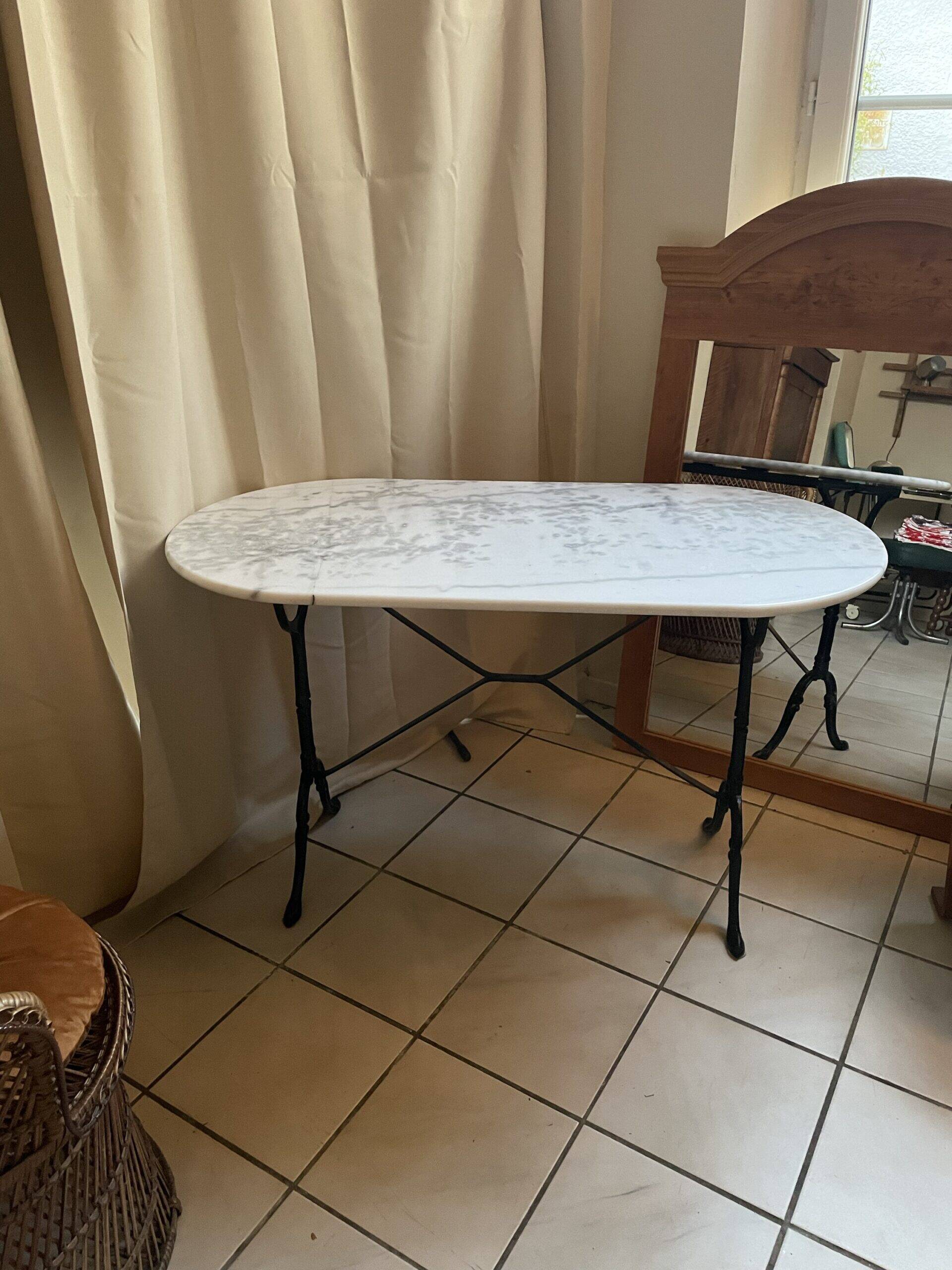 Bistro table in marble