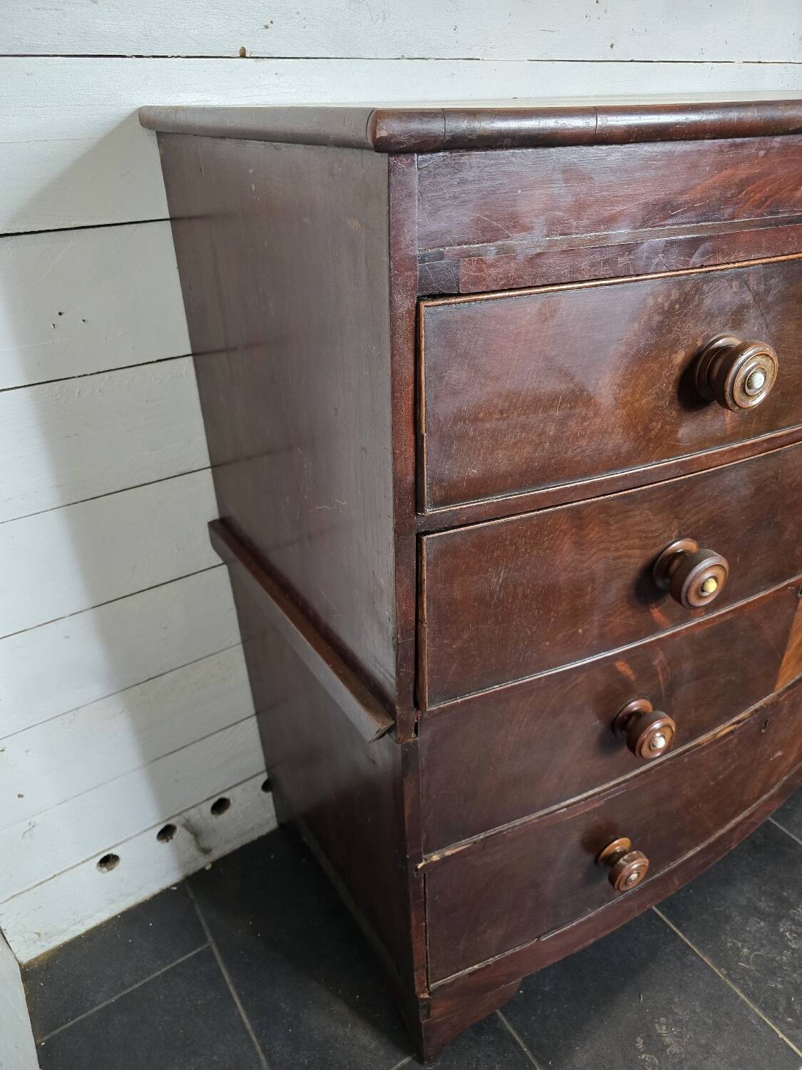 English mahogany chest of drawers