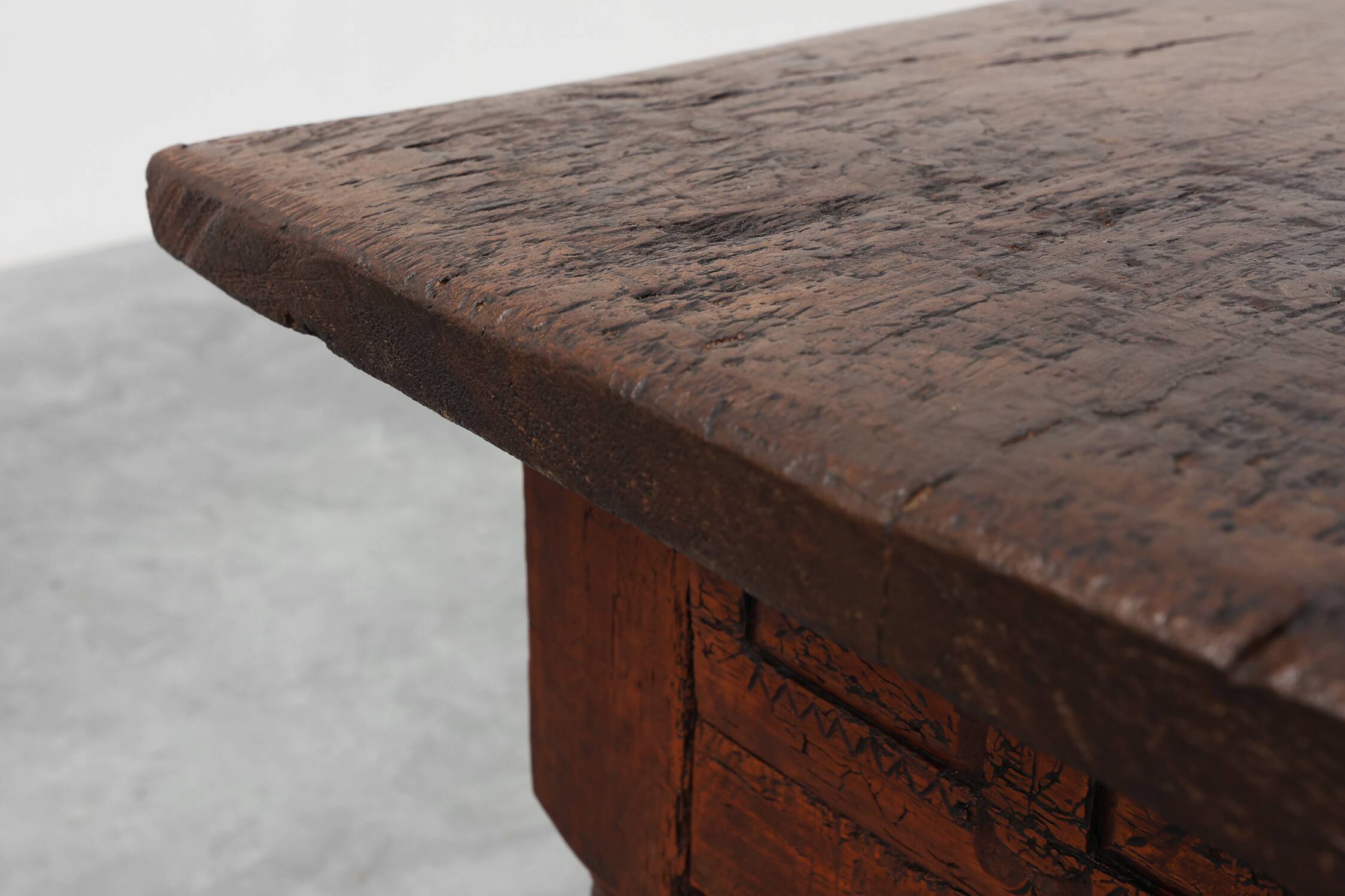Oak hand-carved side table in wabi wabi style, Spain, 17th Century