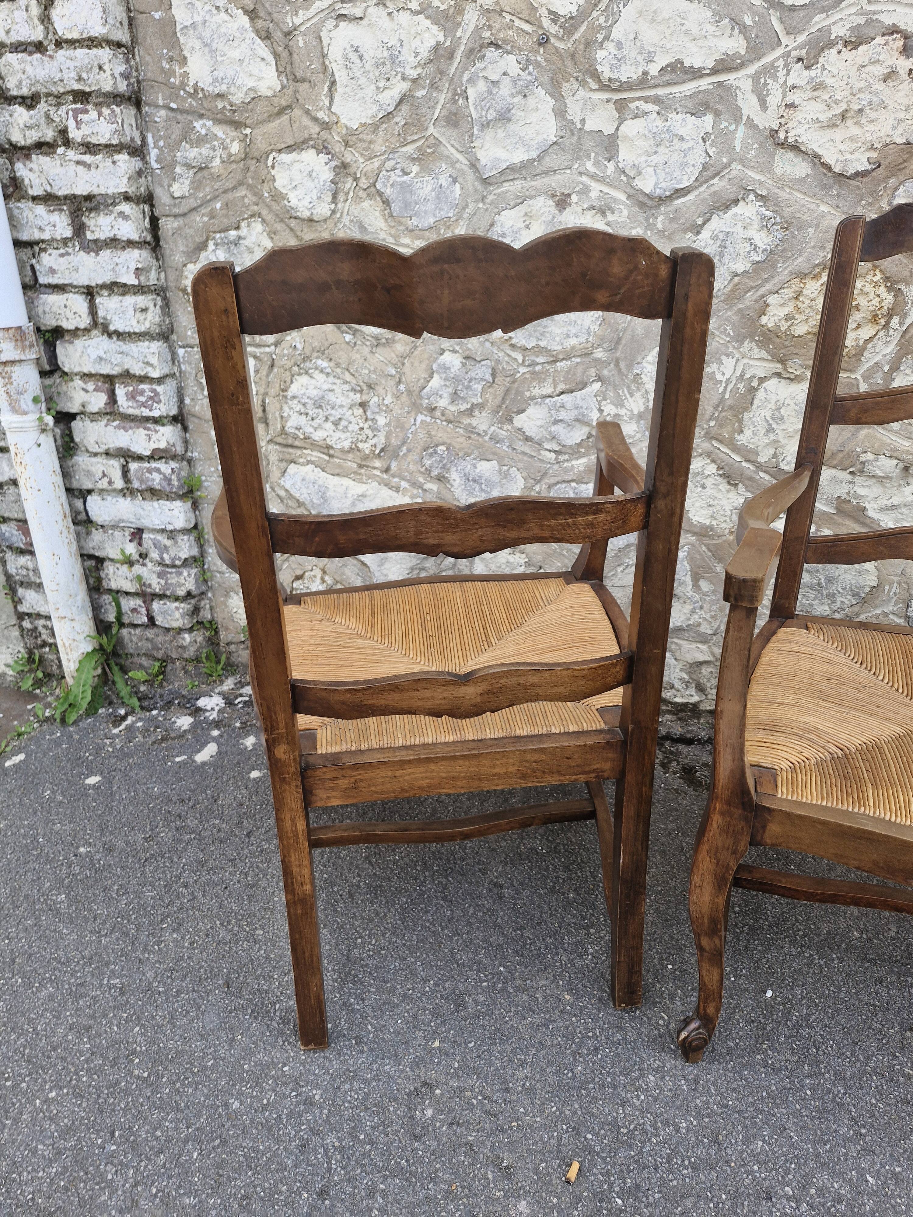 Wood and straw armchairs
