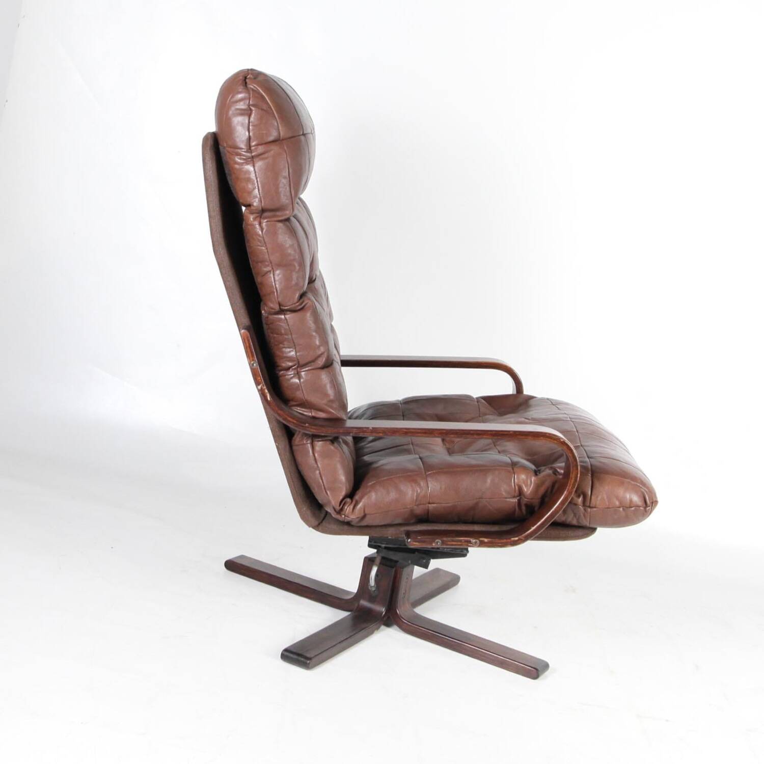 Fauteuil vintage en bois et cuir